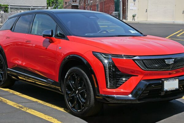 Cadillac Lyriq 600 E4