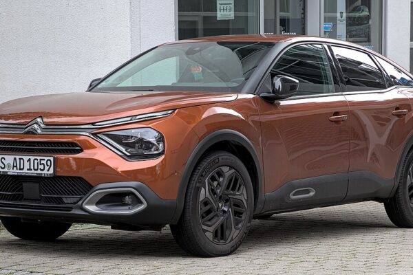 Citroen e-C4 X