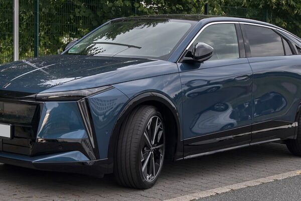 DS N°8 FWD Long Range