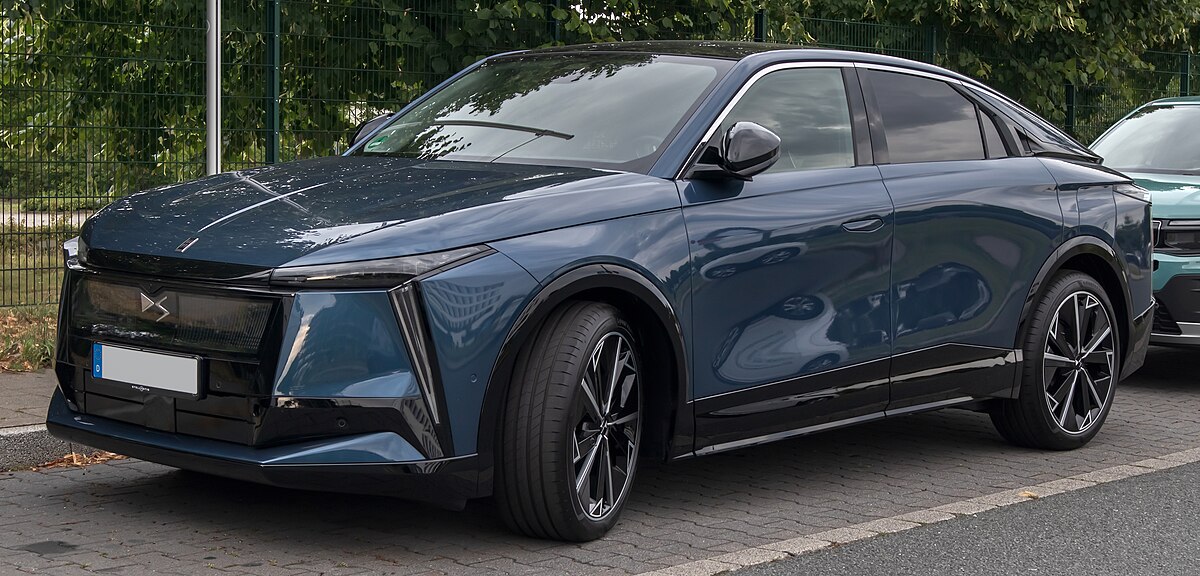 DS N°8 FWD Long Range