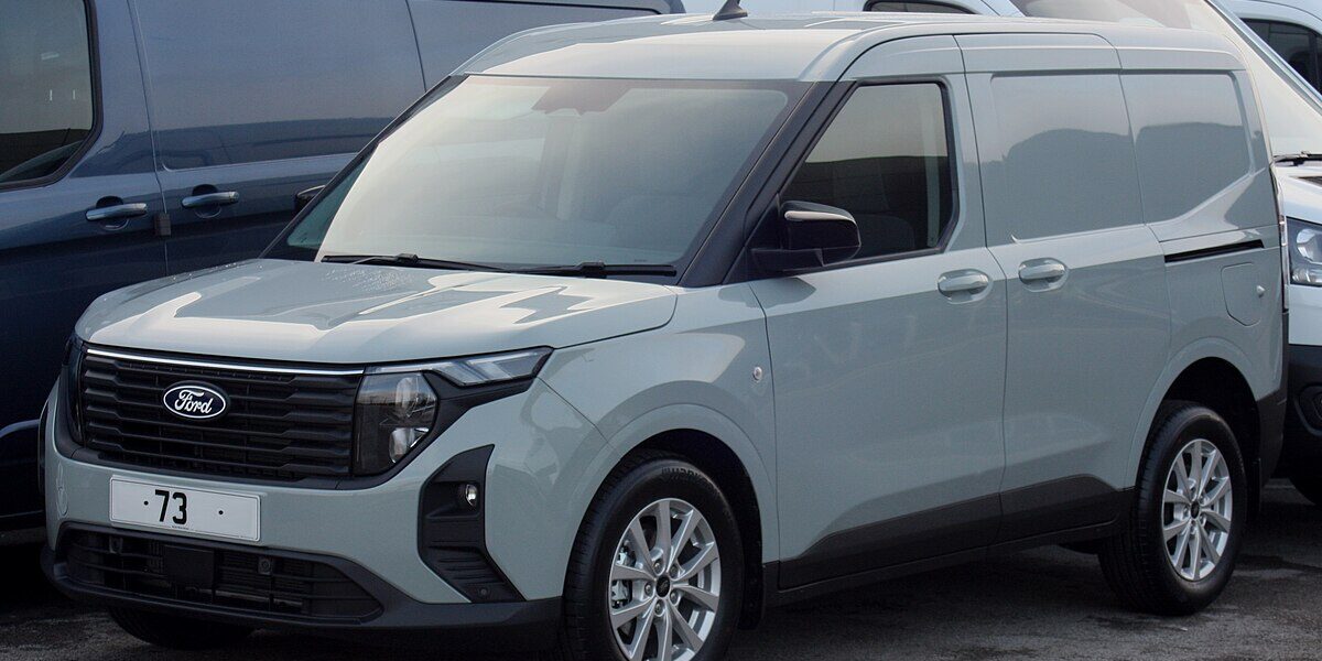 Ford e-Tourneo Courier