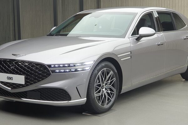Genesis G90 MHEV