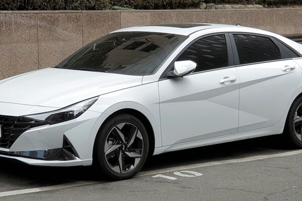 Hyundai Elantra Hybrid/Hybrid Blue