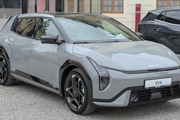Kia EV4 Sedan Long Range