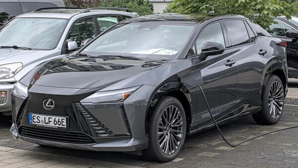 Lexus RZ 450e