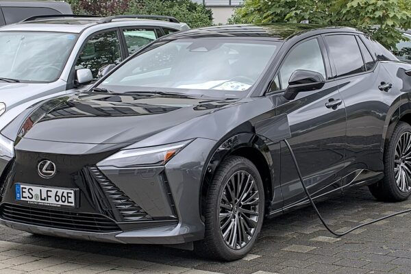 Lexus RZ 450e