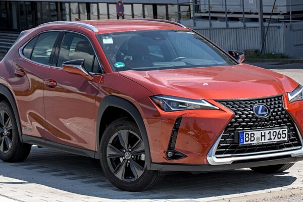 Lexus UX 300e