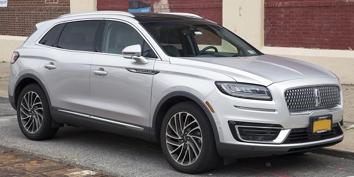 Lincoln Nautilus HEV AWD