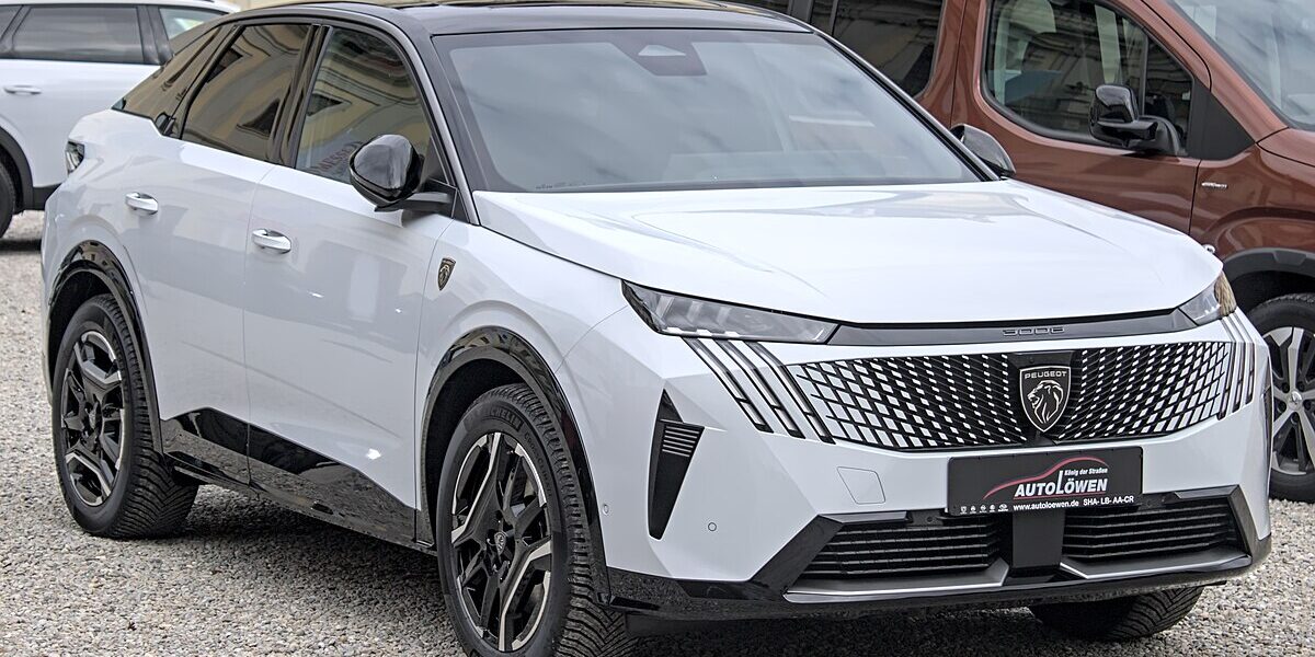 Peugeot e-3008 73 kWh Dual Motor