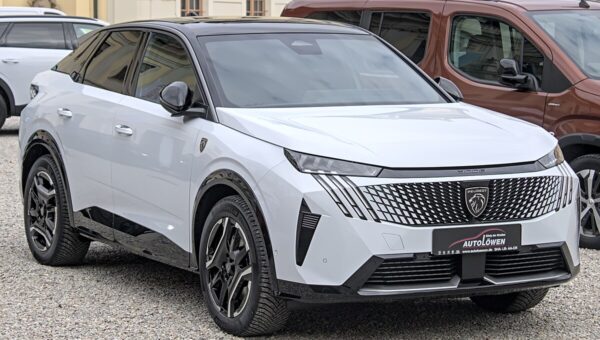 Peugeot e-3008 73 kWh Dual Motor