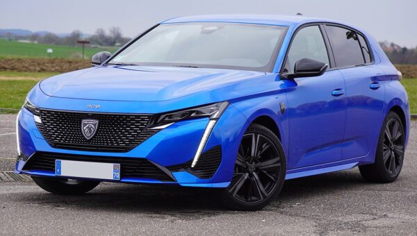 Peugeot e-308