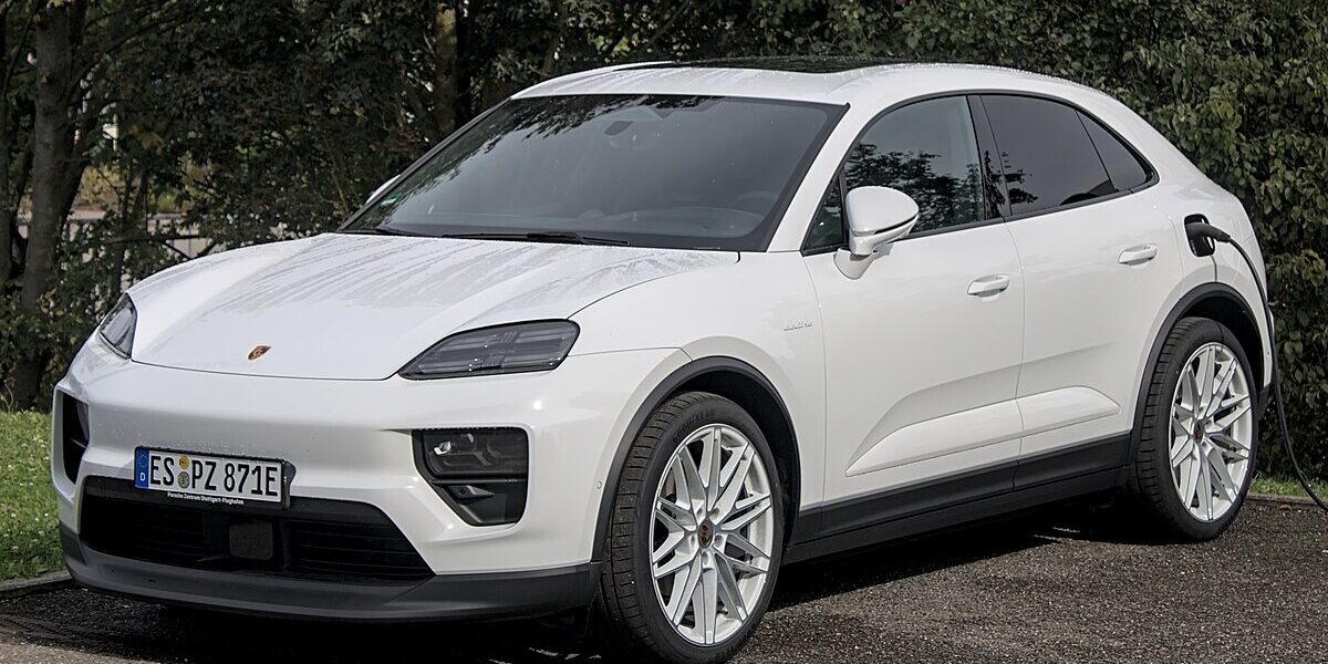 Porsche Macan Turbo Electric