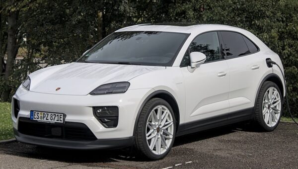 Porsche Macan Turbo Electric