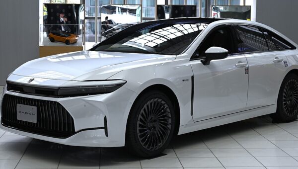 Toyota Crown Signia AWD